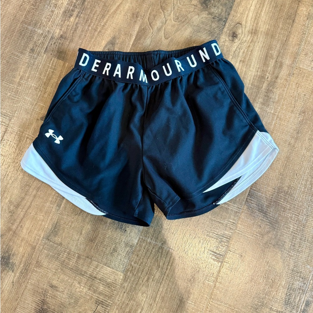 Under Armour Women's Black and White Shorts
